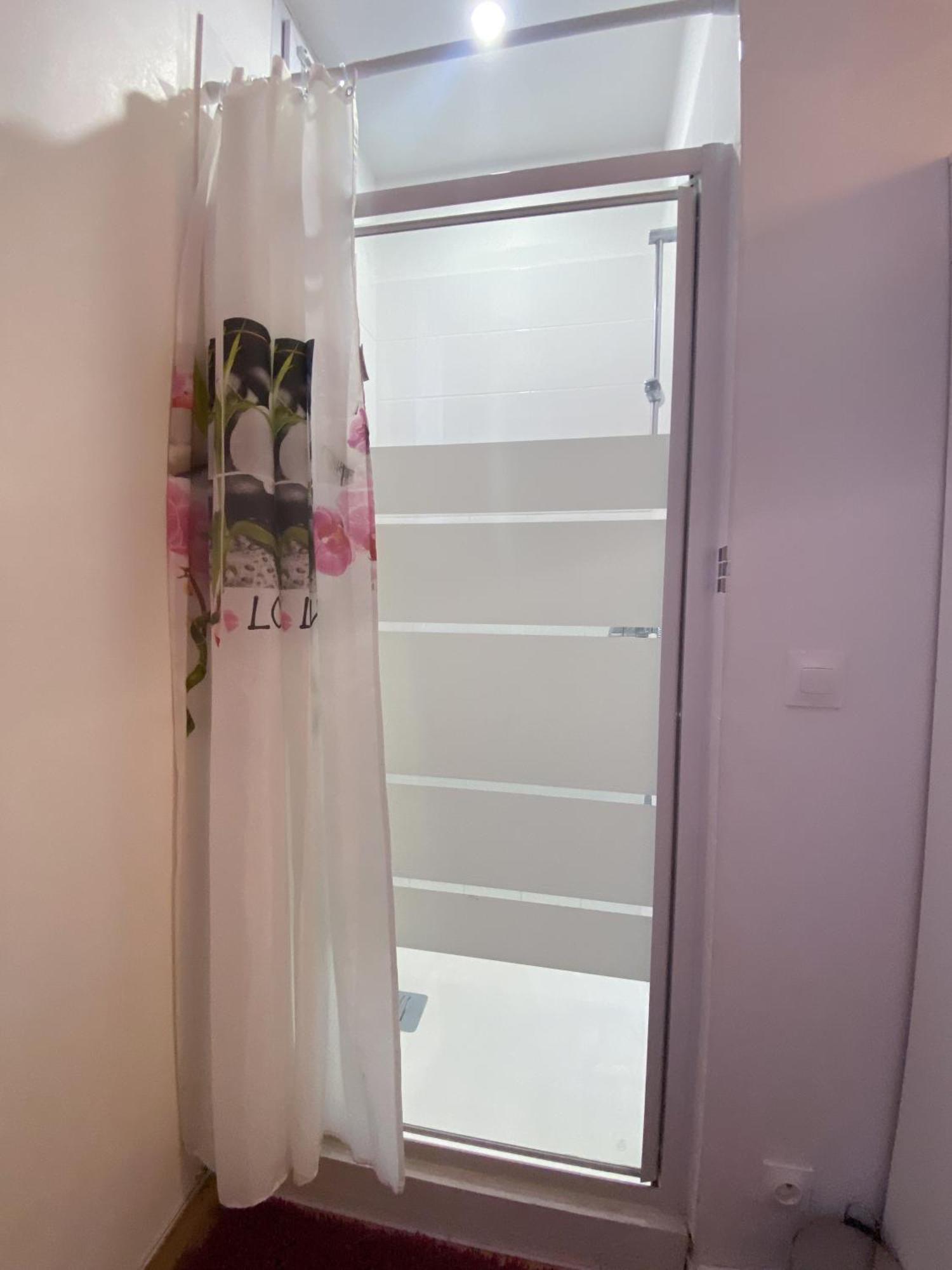 Nice Apartment Ideal To Visit Paris Clichy Exteriör bild